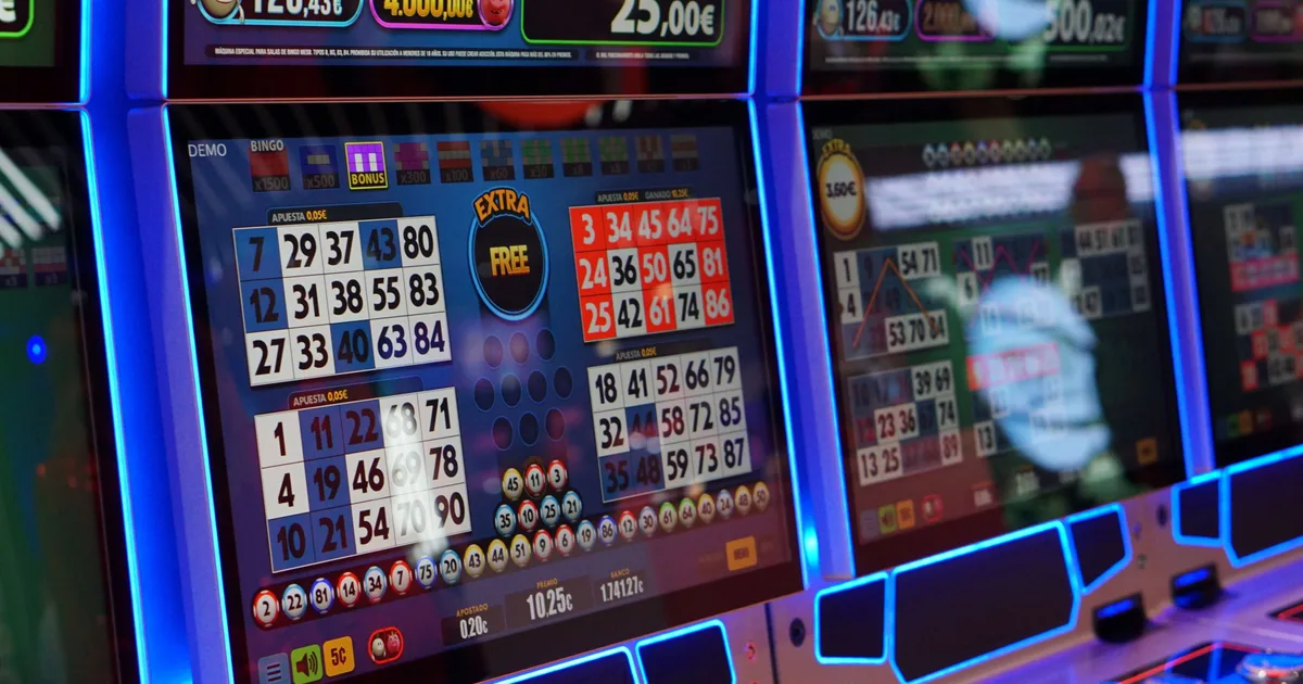 Electronic Video Bingo Game with Multi-Card Display